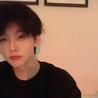 仰映容